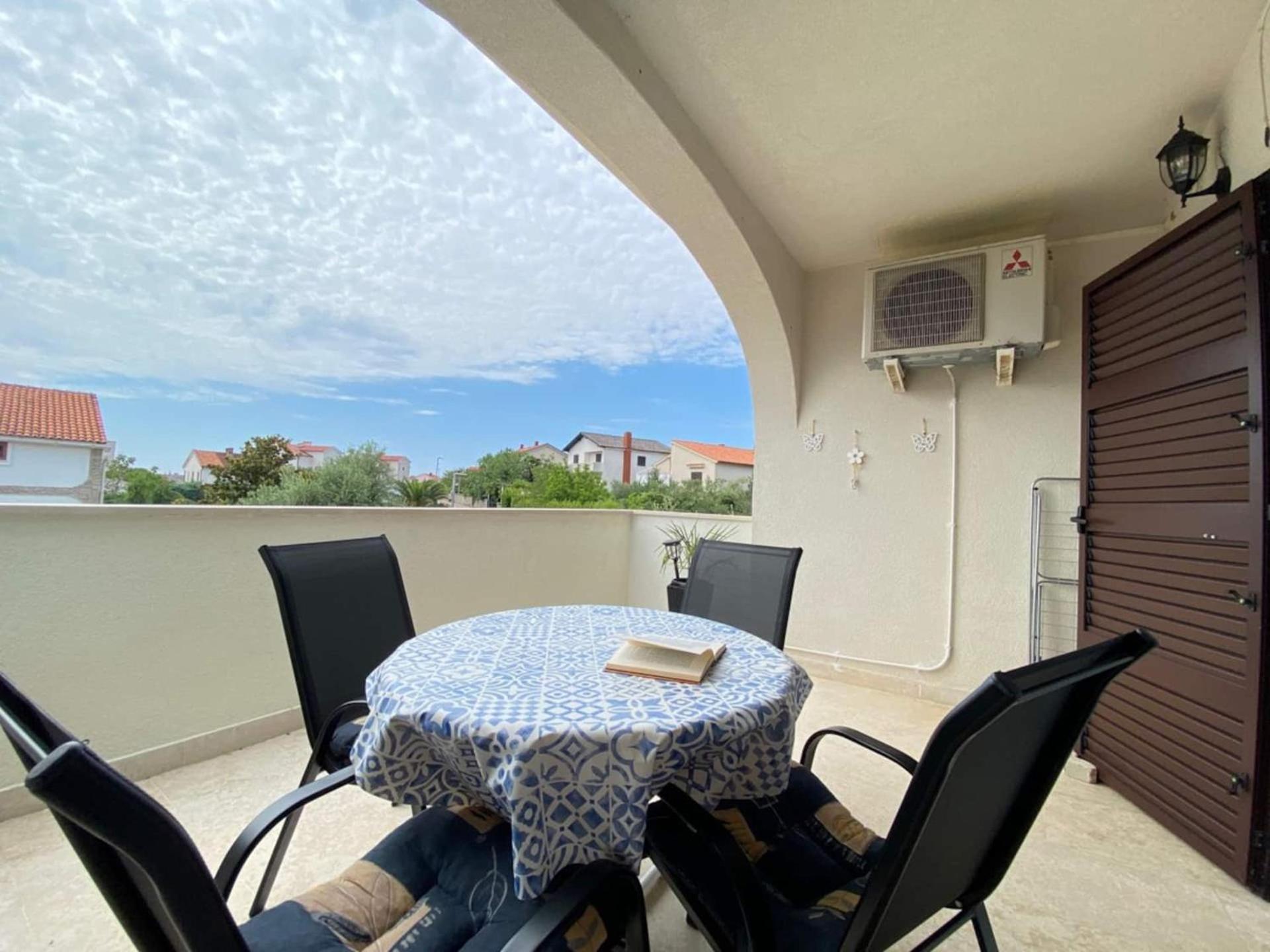Apartments Xenia Krk คิร์ก ภายนอก รูปภาพ