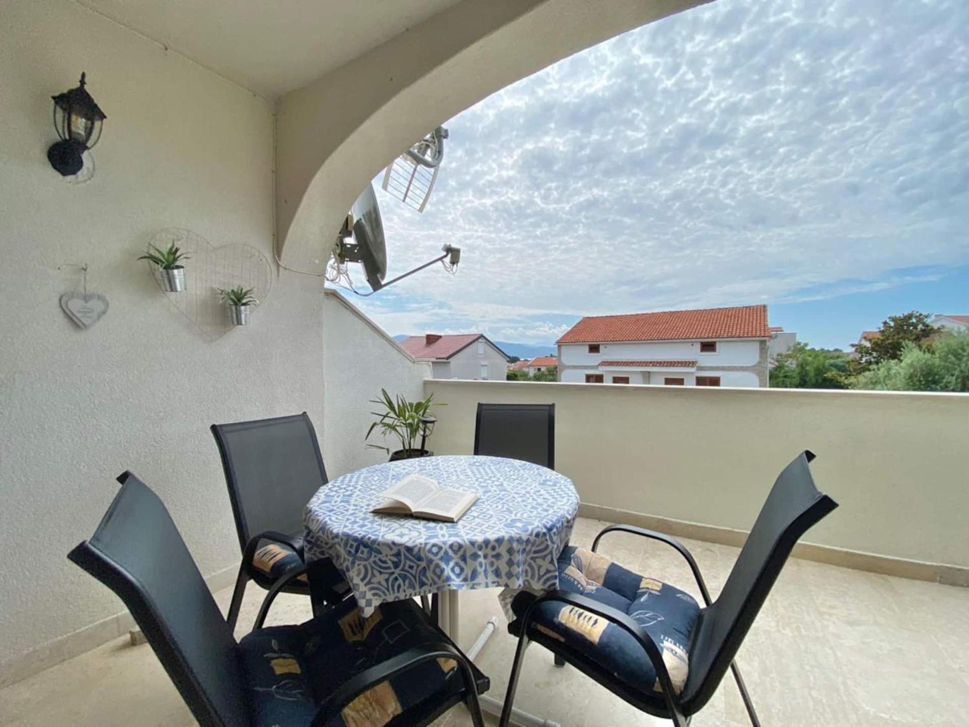 Apartments Xenia Krk คิร์ก ภายนอก รูปภาพ